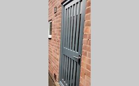 Private Comfortable Guest Suite - Nottingham